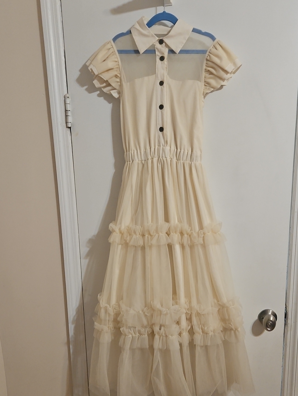 Ivory Tulle Girl's Gown Size 12, Little Creative Factory